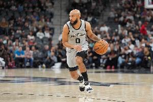 7分鐘6分！米奇：麥克勞林隨時做好了上場準備 今晚的表現非常棒