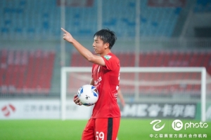 中乙聯賽第九輪 ，上海海港富盛經開隊1-0山東泰山B隊