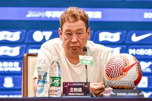 斯盧茨基：本賽季我們確實遇到前所未有的困境，眼下球隊人員緊缺