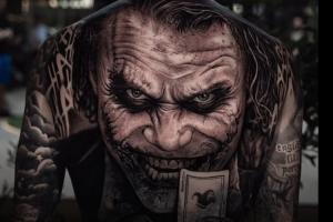 Why so serious？加納喬再添新紋身：希斯萊杰版小丑形象覆蓋全背