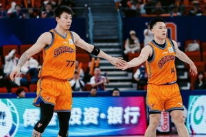 媒體人：以上海男籃的人員儲備 感覺他們能在未來輕松衛冕