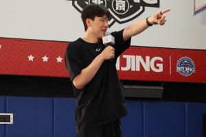 直播吧：男籃集訓(xùn)名單只增不減！楊瀚森領(lǐng)銜 有熱門球員將缺席！