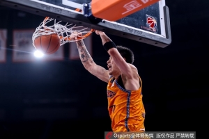 解說談男籃名單：總決賽表現(xiàn)出色的張鎮(zhèn)麟未入選 出乎意料！