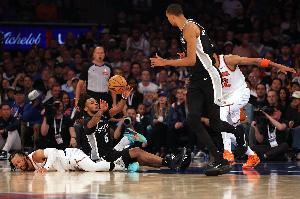 常規(guī)賽也沒有過！馬刺上半場得分≥76但下半場≤30 NBA歷史首隊