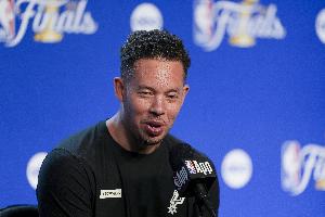 米奇：卡斯爾對比賽的影響力貫穿全場 大家漸漸習慣了他的出色