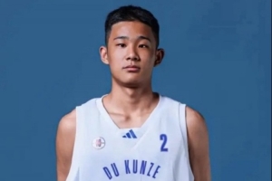 媒體人：杜鋒之子杜昆澤入選2026年Jr.NBA精英訓練營