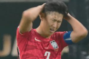 抱頭非常懊惱！孫興慜遠(yuǎn)射再次偏出球門(mén)+4射0正