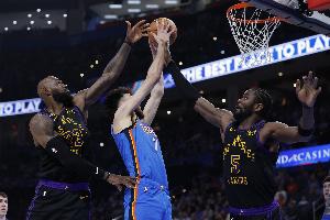 某西部高管：湖人似乎專注于尋找一名強力中鋒 沒中鋒缺乏競爭力