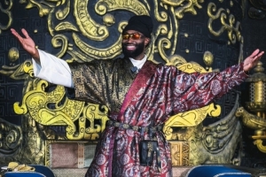 綠軍小編也懂中文？球隊社媒曬照：龍布朗 aka Dragon Brown?