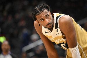 Shams：奇才中鋒薩爾右腳骨折接受手術 預計新賽季開始時可以康復