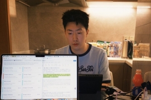 管哥三份工作連軸轉(zhuǎn)！余霜心疼發(fā)文：超人勞模阿管！一天三份工