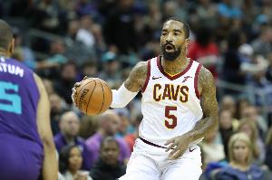 JR：在我長達16年的職業生涯里 大概有七成時間都深陷抑郁情緒