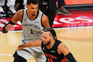 A·史密斯：布倫森奪冠拯救NBA 否則各隊(duì)都會想囤長人以防住文班