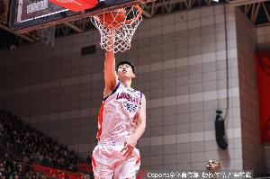 媒體人：徐昕也收到了北卡的招募郵件 但最終也是沒(méi)能成行