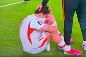 不甘心！土耳其出局后，21歲伊爾迪茲久久癱坐在地上掩面哭泣