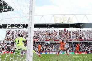土耳其61射0球vs翁達夫4射3球，他本有資格代表土耳其出戰