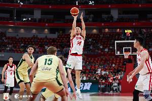 中規中矩！李弘權三分2投1中&罰球4中3 得到6分3板