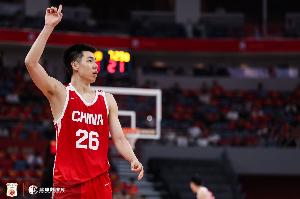 打得不錯！朱俊龍三分4投3中得到9分5籃板1搶斷