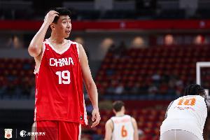 但愿無礙！徐昕3中1拿2分3板1帽 爭搶籃板磕到頭部離場