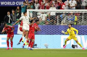 世界杯比賽先丟球情況下逆轉取勝，阿爾及利亞隊史首次