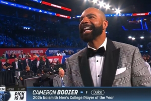 老父親的喜悅！卡梅隆·布澤爾以第3順位被選中 老布澤爾喜笑顏開