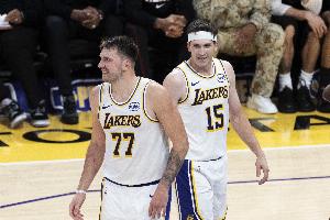 威力十足！25-26賽季東契奇和里夫斯同時在場時湖人凈效率+8.9