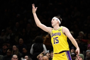 落選秀逆襲！薪資專家：里夫斯下賽季薪資將排NBA后衛(wèi)第16位！