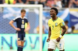 1.4億絕對巨星！維尼修斯半場雙響，3場4球1助巴西大腿