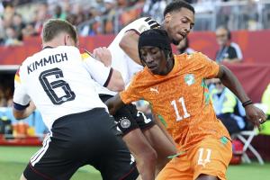 隊(duì)報(bào)：科特迪瓦邊鋒迪奧曼德已告知巴黎高層，他希望今夏加盟