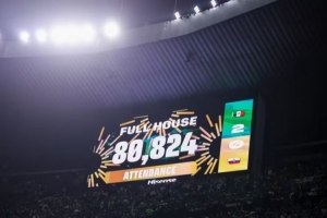 狂熱！80824人入場觀戰(zhàn)墨西哥2-0厄瓜多爾，阿茲特克體育場爆滿！