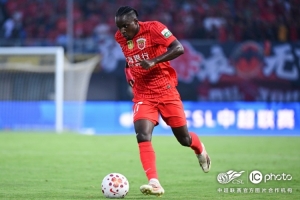 上海海港客場1-2負于青島西海岸
