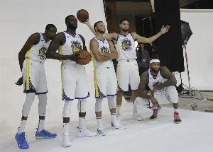 當年也算震驚聯盟了！8年前的今天：考辛斯1年530萬加盟勇士