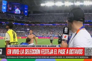 如釋重負！阿圭羅現場報道世界杯，賽后與羅梅羅、恩佐擁抱慶祝