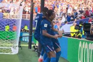 法國1-0領先巴拉圭！姆巴佩點射，杜埃倒地VAR介入改判點球！