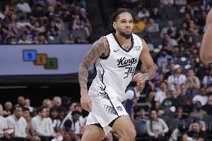 第三節獨攬12分！伊曼紐爾·夏普三分12中4砍18分7板3助2斷1帽