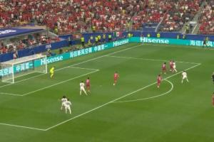 亞馬爾再次1v1門德斯失敗，左晃右突被斷球！隨后反搶犯規(guī)！