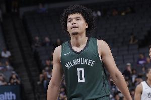 10號秀！伯里斯上半場6中2拿全隊最高10分 罰球3中3