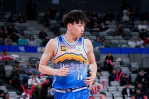 600萬元！媒體人：新疆男籃將以三年滿額頂薪合同續(xù)約齊麟