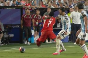 FIFA官網解釋恩博洛第二黃：假摔，VAR經審查后推翻帕雷德斯黃牌