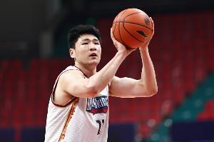 媒體人：趙柏清在B聯賽打好了能對CBA做大貢獻 打不好就砸招牌了
