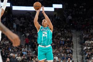 格威：在NBA陣容變化很常見 我們失去了三球&小喬 但也迎來新人