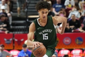 可圈可點！雄鹿13號秀阿門特7投3中 得到7分5籃板
