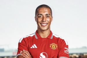 曼聯撿到寶？WhoScored：蒂萊曼斯多項數據為優勢，無顯著劣勢