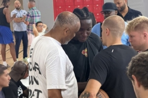 美媒：奧拉迪波在NBA夏聯試訓 結束后激動落淚&與球探逐一握手