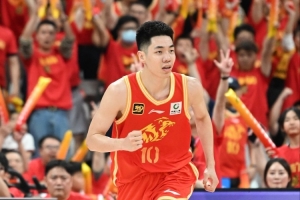 廣廈男籃和朱俊龍續(xù)約3年 球隊(duì)今夏遇到了較為嚴(yán)重的資金問題