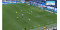 英博2-0領(lǐng)先泰山！高準(zhǔn)翼禁區(qū)內(nèi)烏龍助攻 馬萊萊補(bǔ)射破門完成傳射