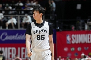 外線很穩！李賢重3記三分球拿下9分7板2助2斷1帽 填滿數據欄