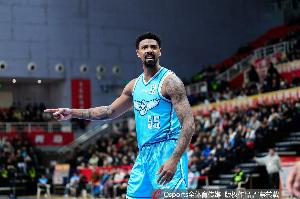 媒體人：米奇和青島已經完成續約 韋瑟斯龐留隊是他最好的選擇