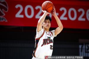 直播吧：自由球員欒利程與寧波達成2年C類合同協(xié)議