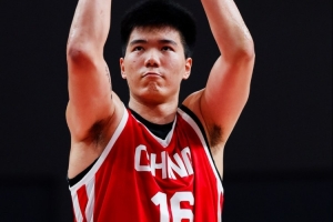 你也打活了！焦泊喬半場出戰(zhàn)8分鐘 內(nèi)外彈無虛發(fā)拿到7分3板